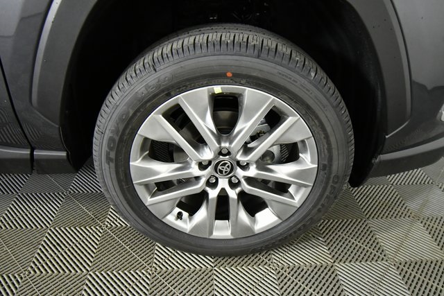 2025 Toyota RAV4 XLE Premium photo 13