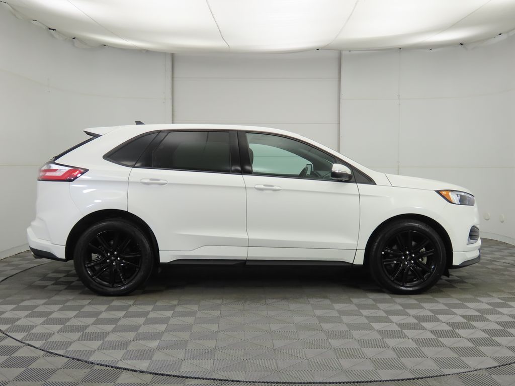2020 Ford Edge ST photo 4
