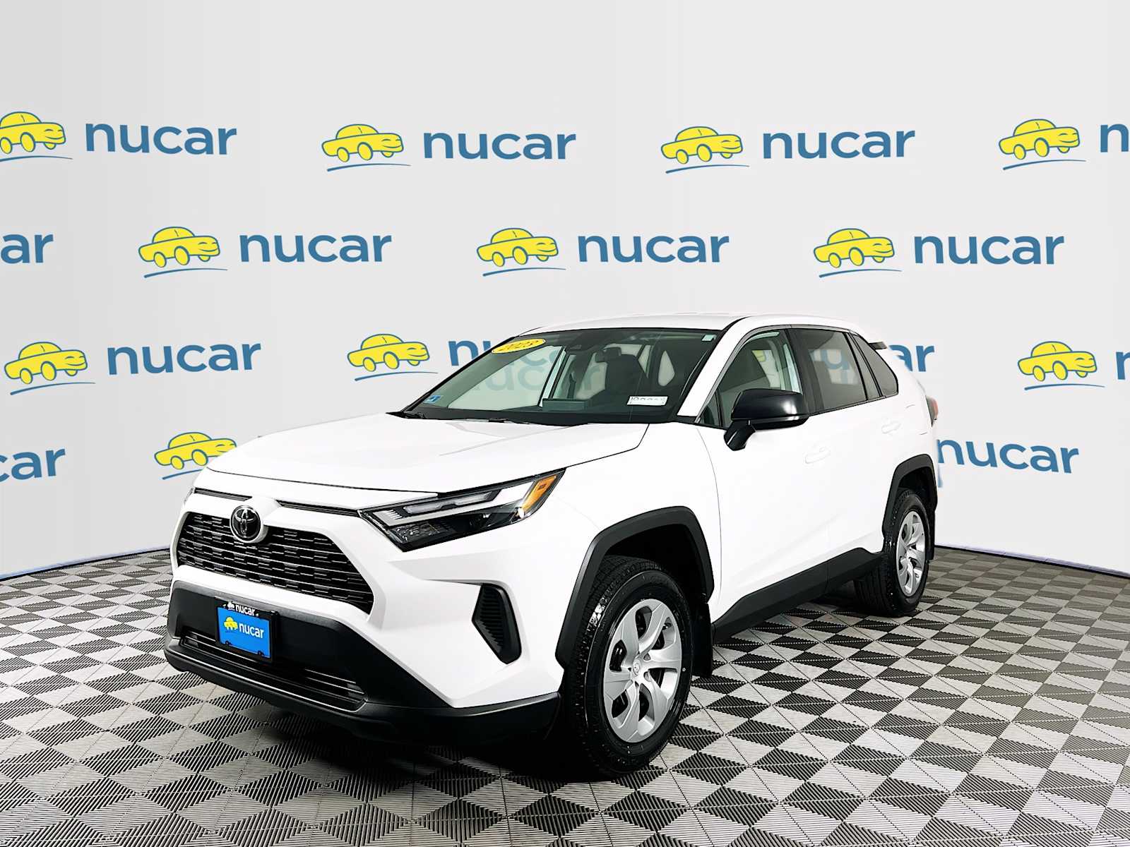 2023 Toyota RAV4 LE photo 2