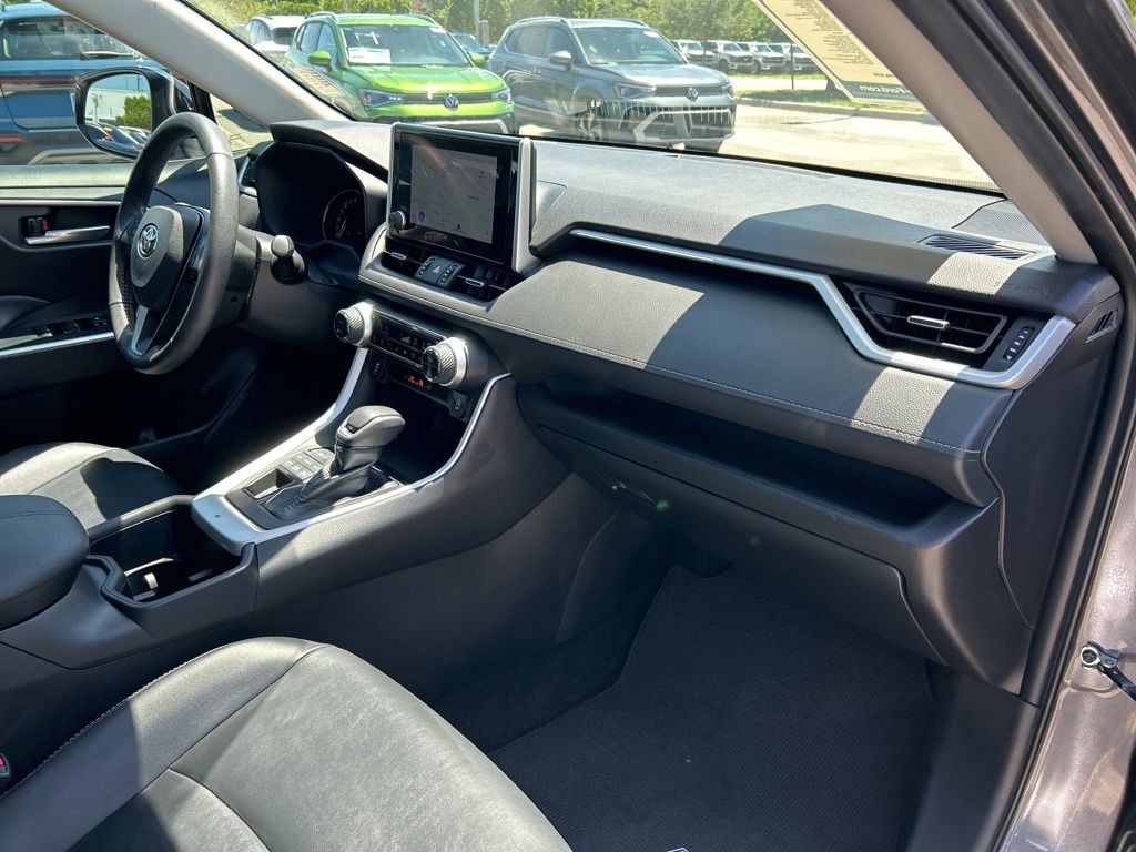 2023 Toyota RAV4 XLE Premium photo 35