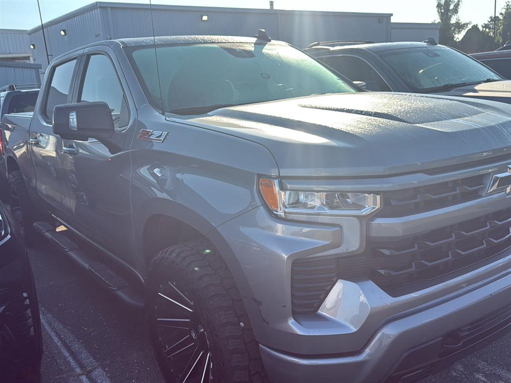 2023 Chevrolet Silverado 1500 RST photo 2
