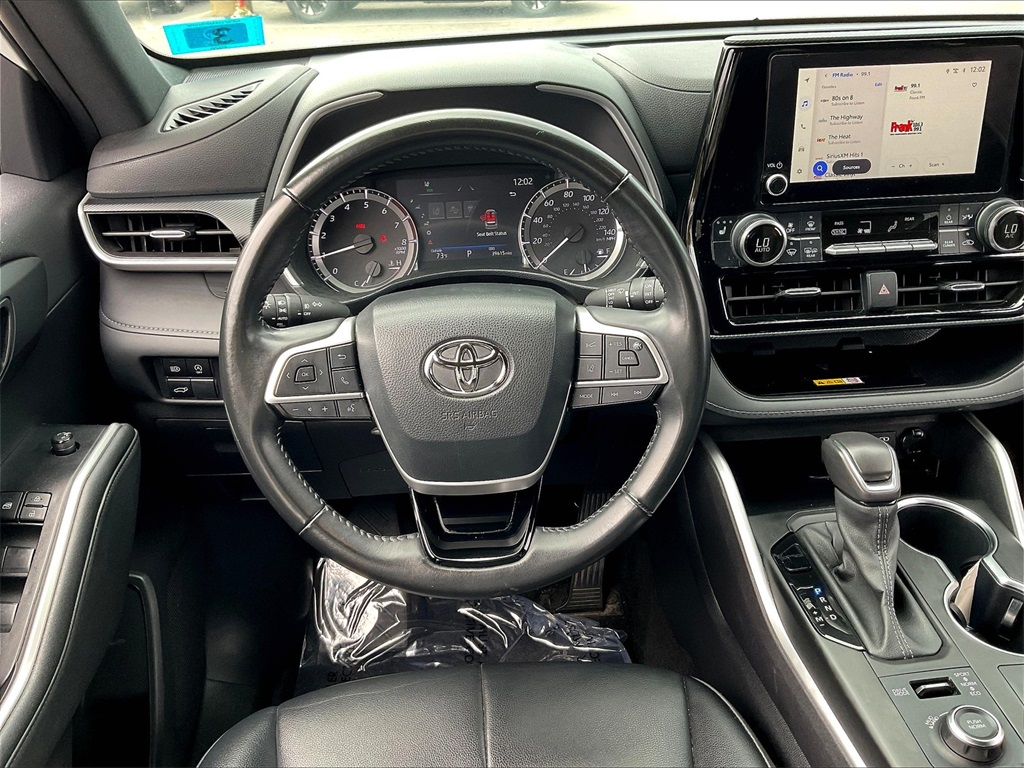 2023 Toyota Highlander XSE photo 17