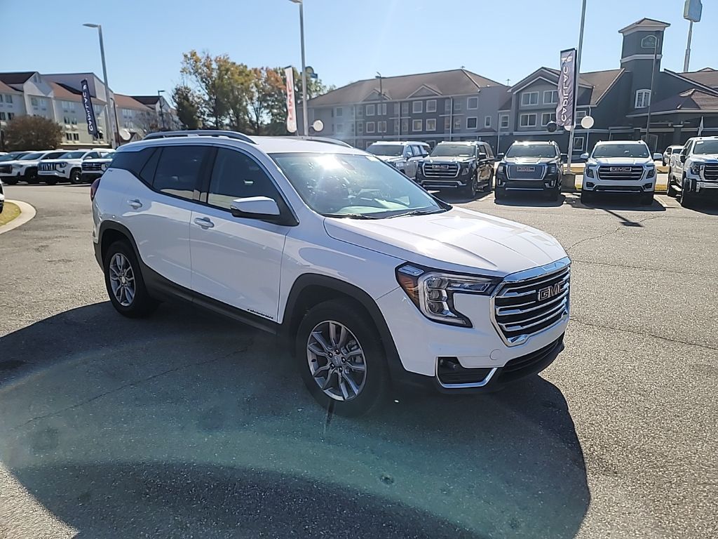 2024 GMC Terrain SLT's photo