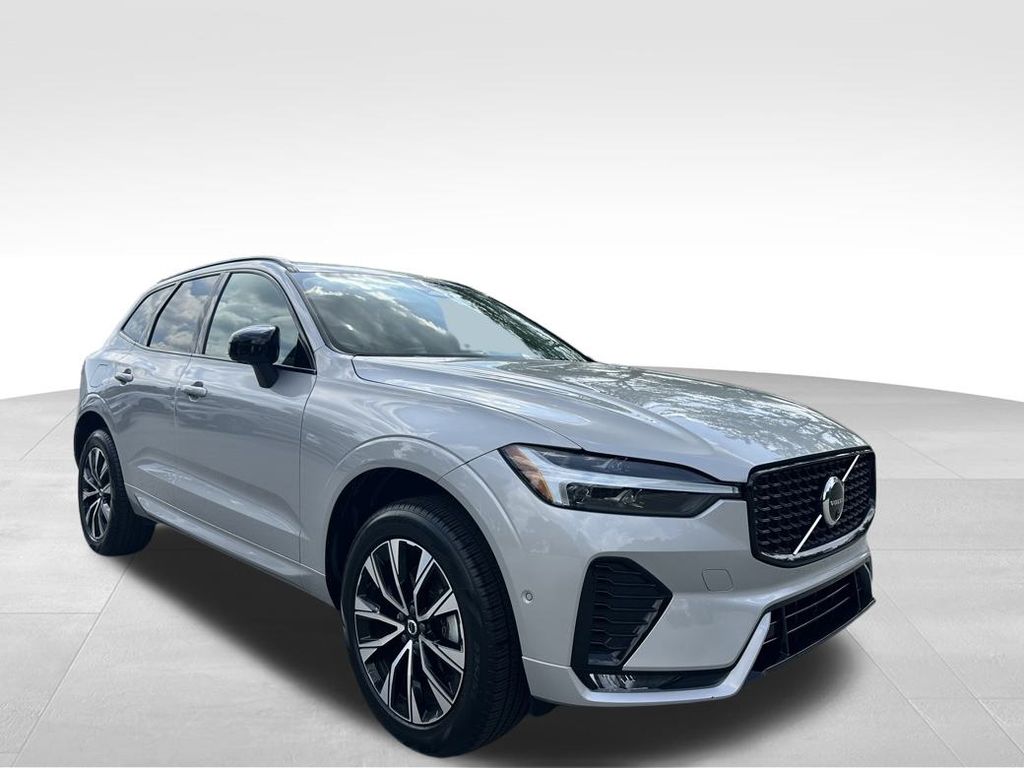 2025 Volvo XC60 B5 Plus photo 3
