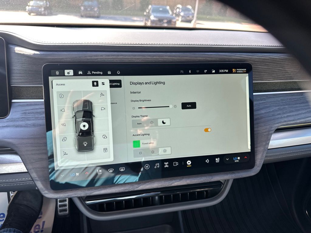 2024 Rivian R1T Adventure photo 16