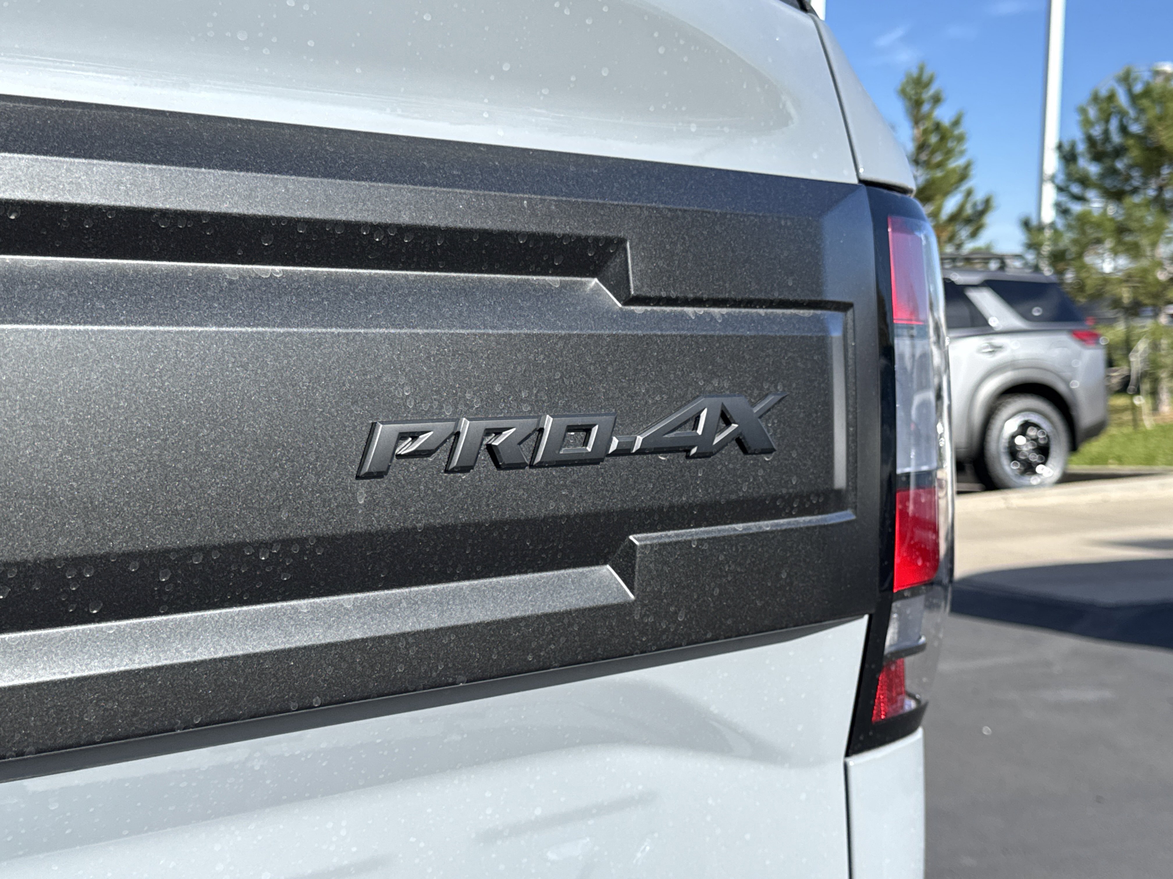 2025 Nissan Frontier PRO-4X photo 3