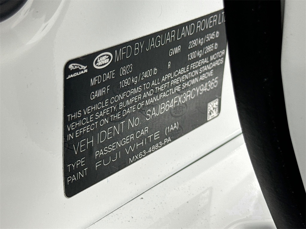 New 2024 White Jaguar R-Dynamic SE image 34
