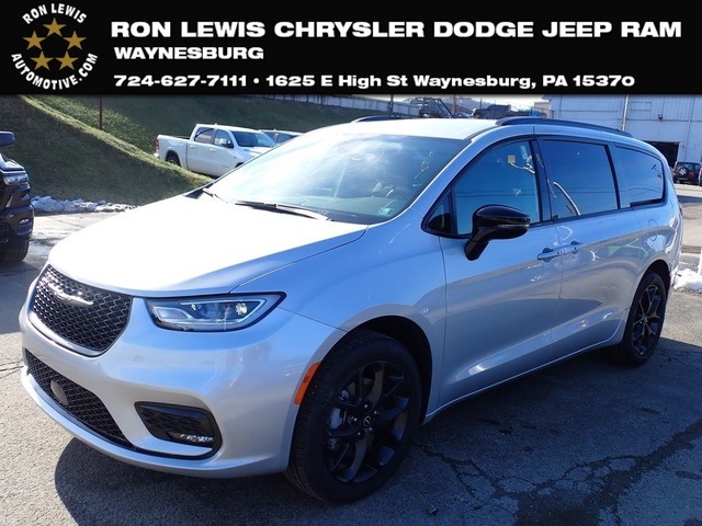 2026 Chrysler Pacifica Select's photo