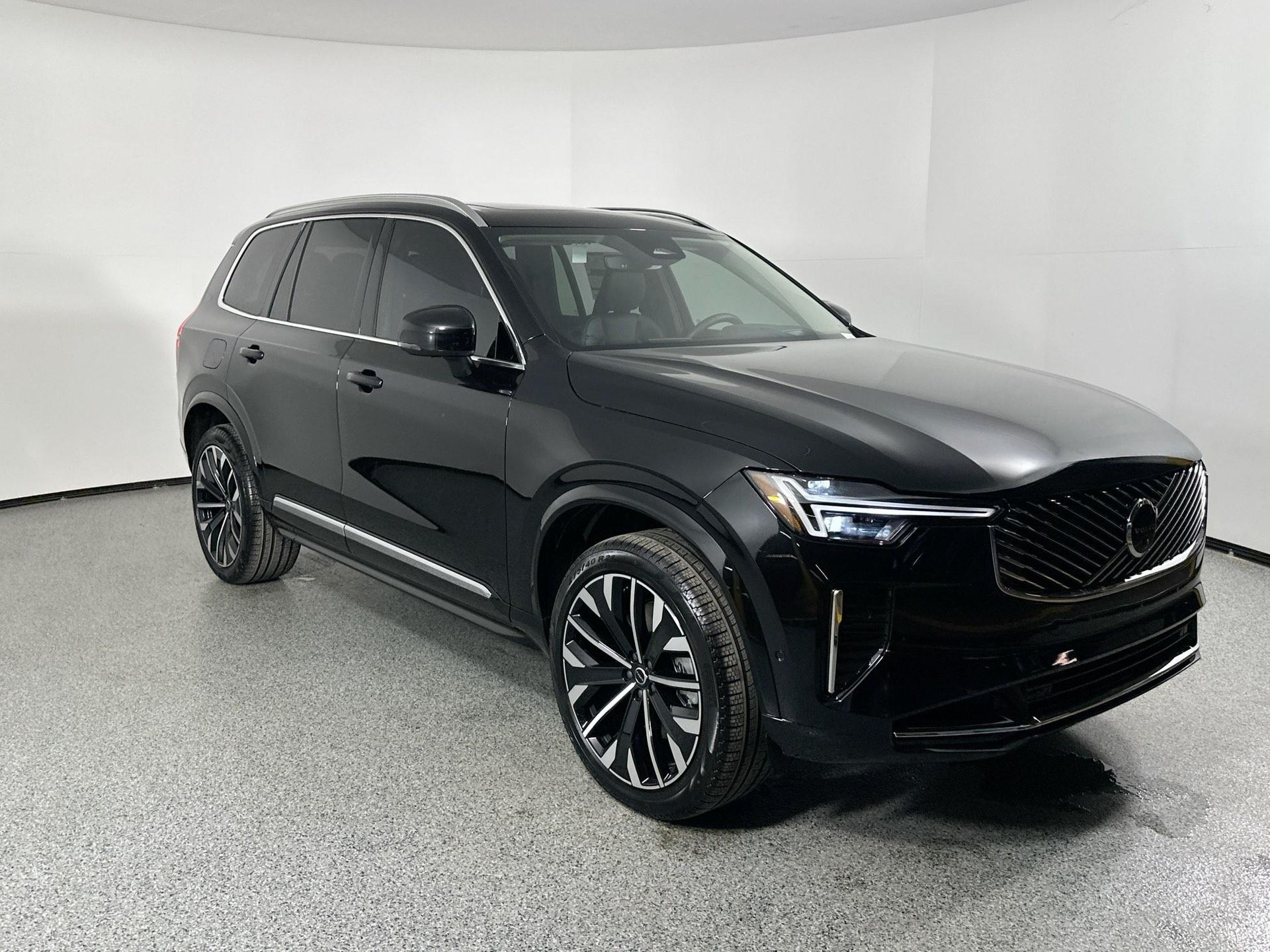 2025 Volvo XC90 T8 photo 3