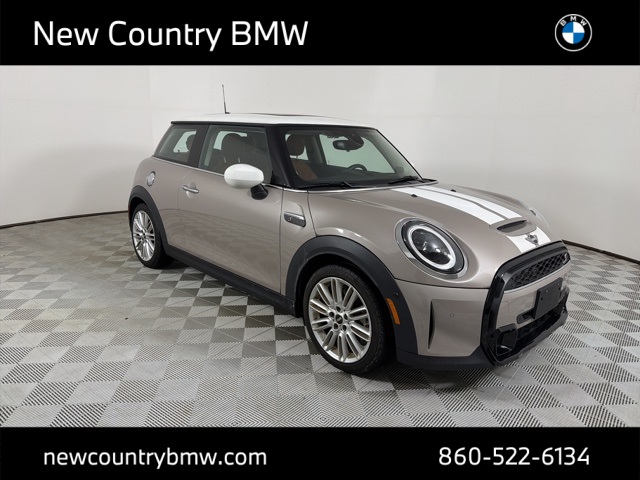 2023 MINI 3 Door S's photo