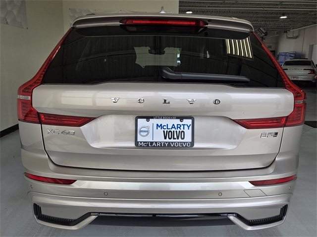 2025 Volvo XC60 B5 Plus photo 3