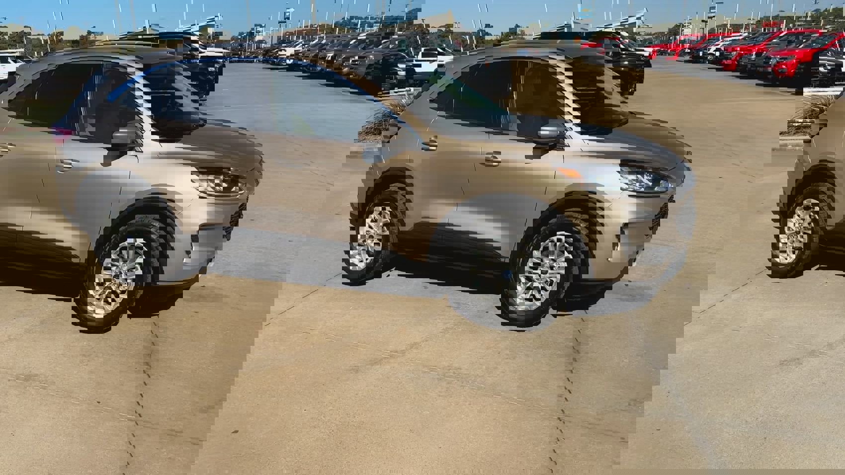 2020 Ford Escape SE photo 2