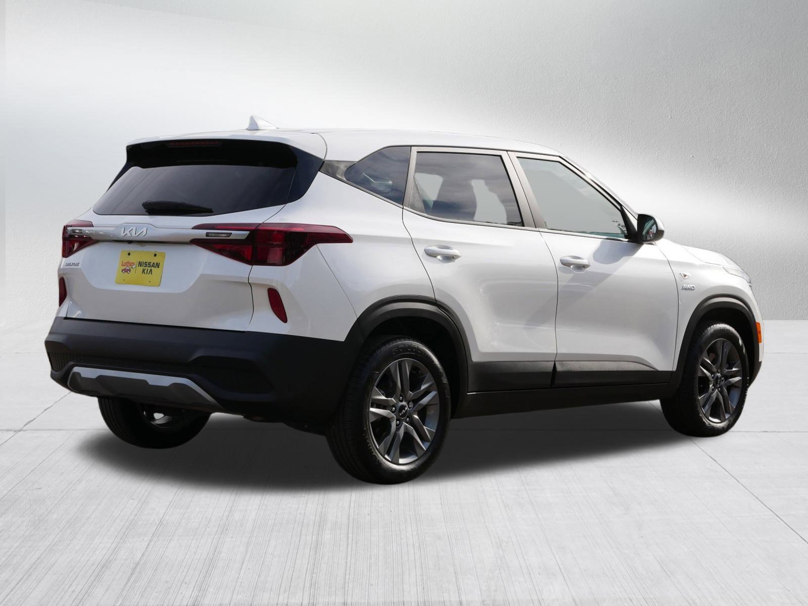 2023 Kia Seltos LX photo 4