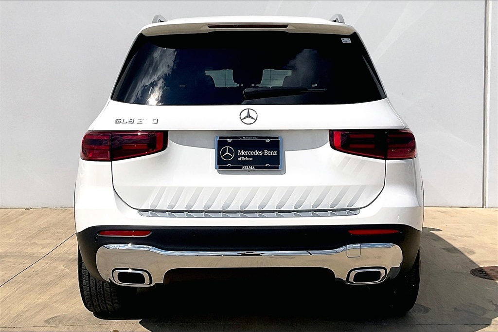 2025 Mercedes Benz GLB 250 photo 3