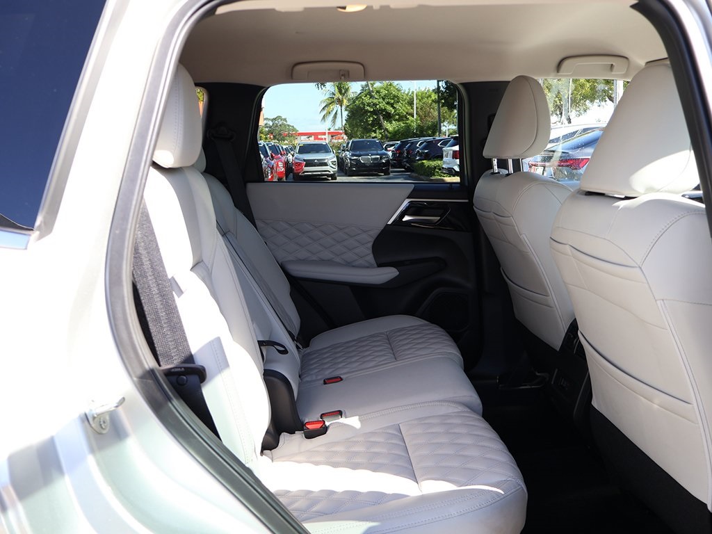 2022 Mitsubishi Outlander SEL photo 33