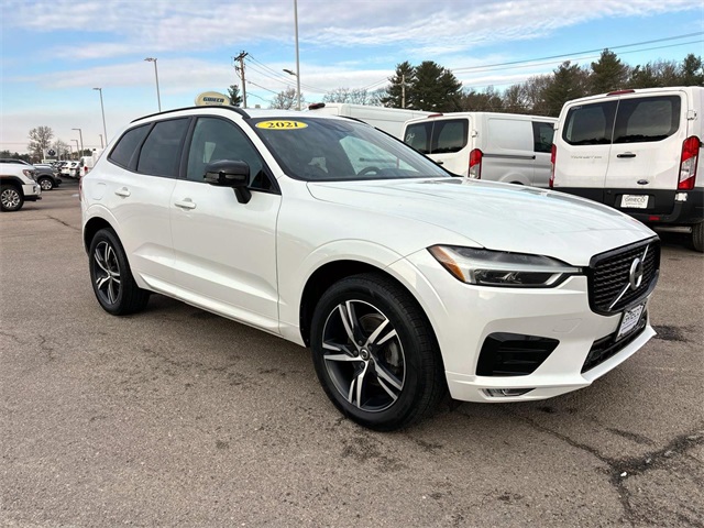 2021 Volvo XC60 R-Design's photo