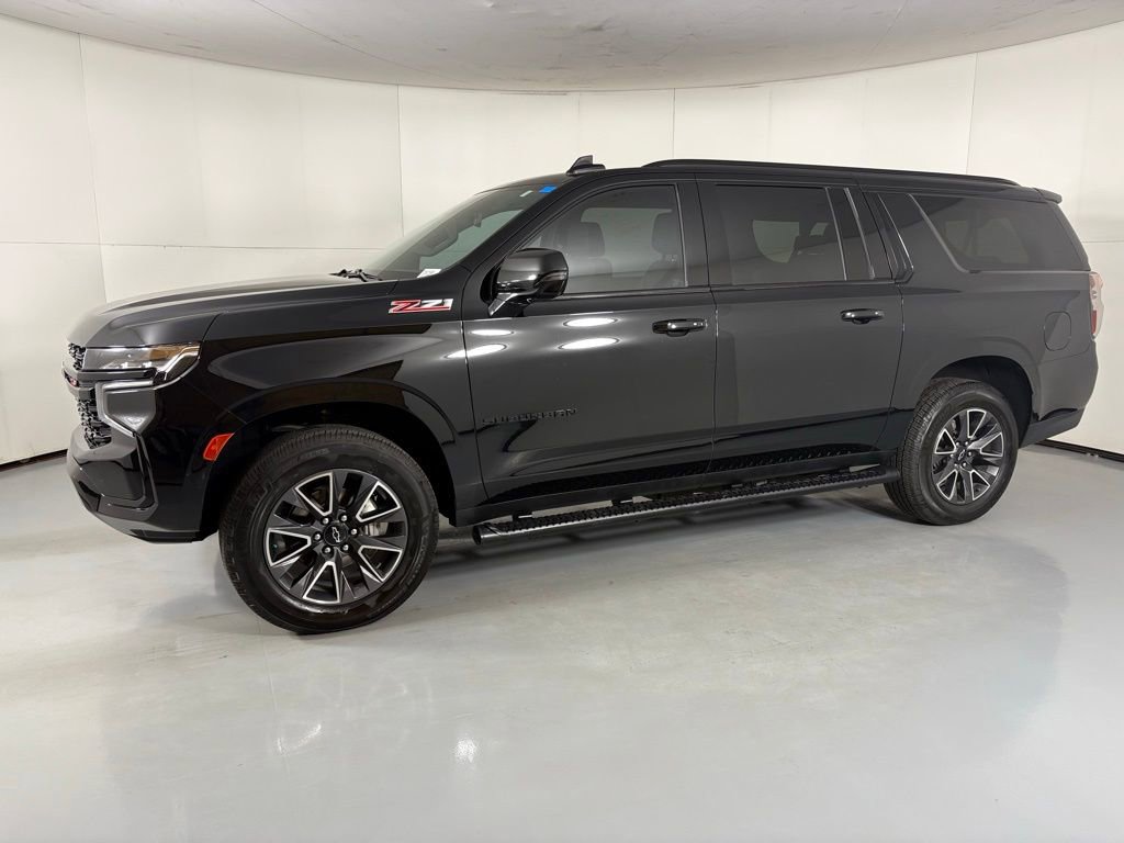 2023 Chevrolet Suburban Z71 photo 3