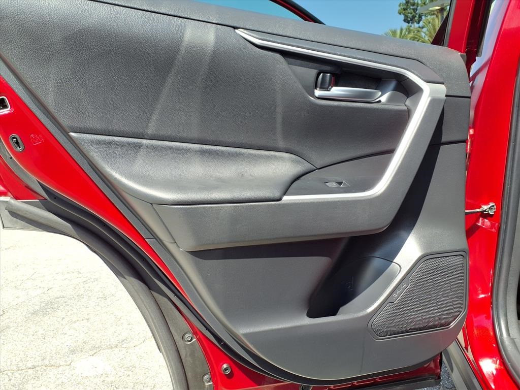 2024 Toyota RAV4 XLE Premium photo 18