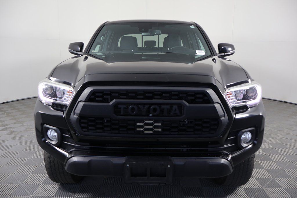 2021 Toyota Tacoma TRD Off-Road photo 2