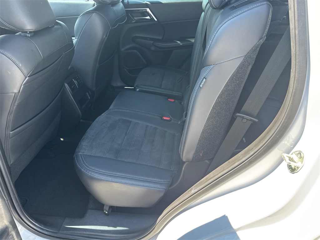 2023 Mitsubishi Outlander SE Black Edition photo 20