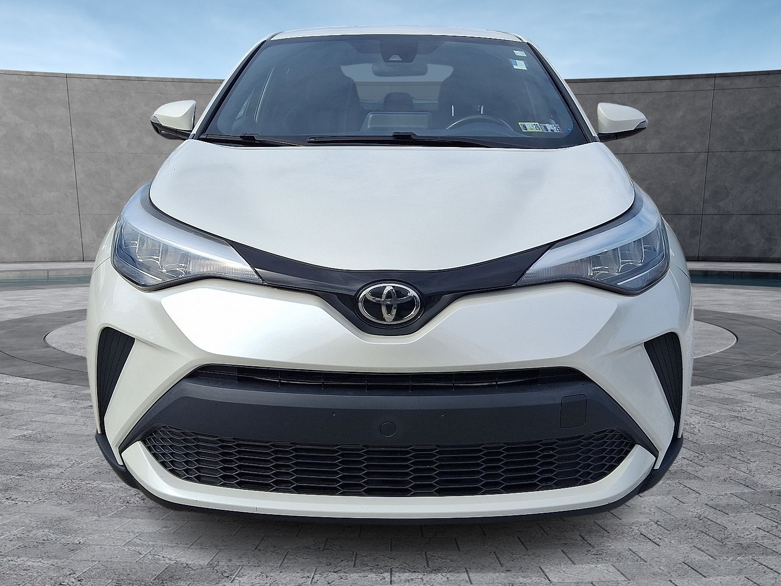 2020 Toyota C-HR XLE photo 3