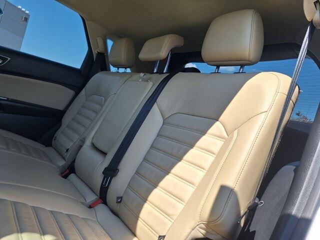 2015 Ford Edge SEL photo 18