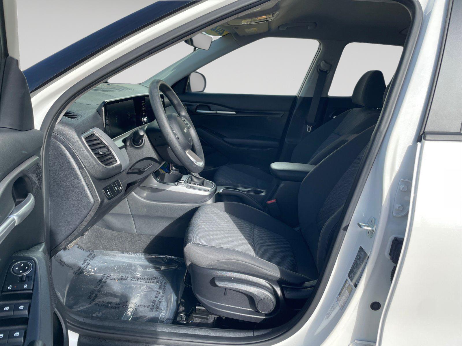 Used 2024 Kia Seltos LX with VIN KNDEPCAA2R7522529 for sale in Kansas City