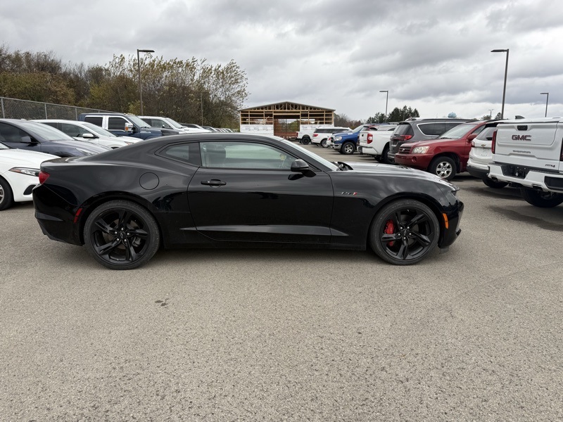 2022 Chevrolet Camaro LT1 photo 3