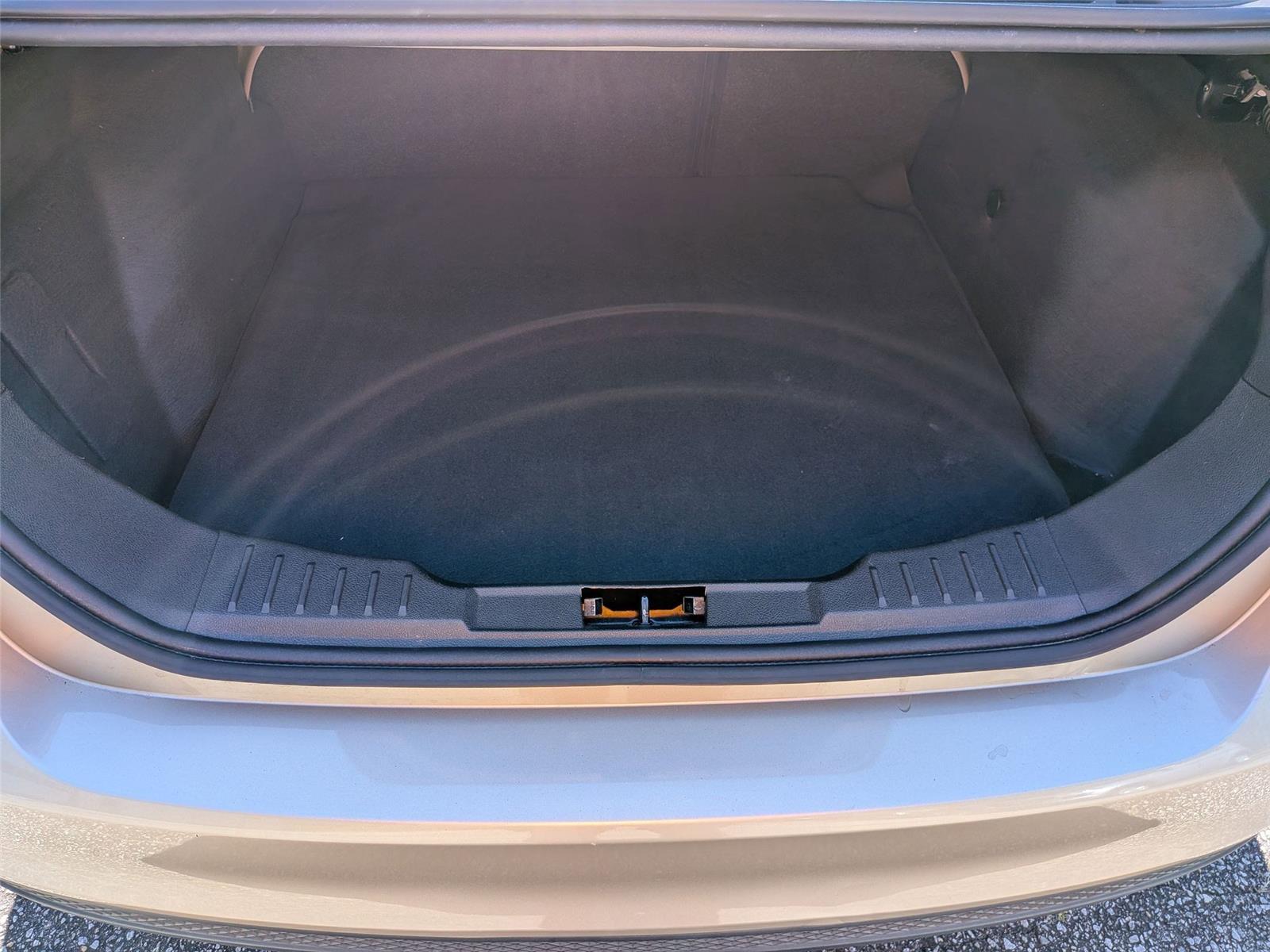 2018 Ford Focus SE photo 29