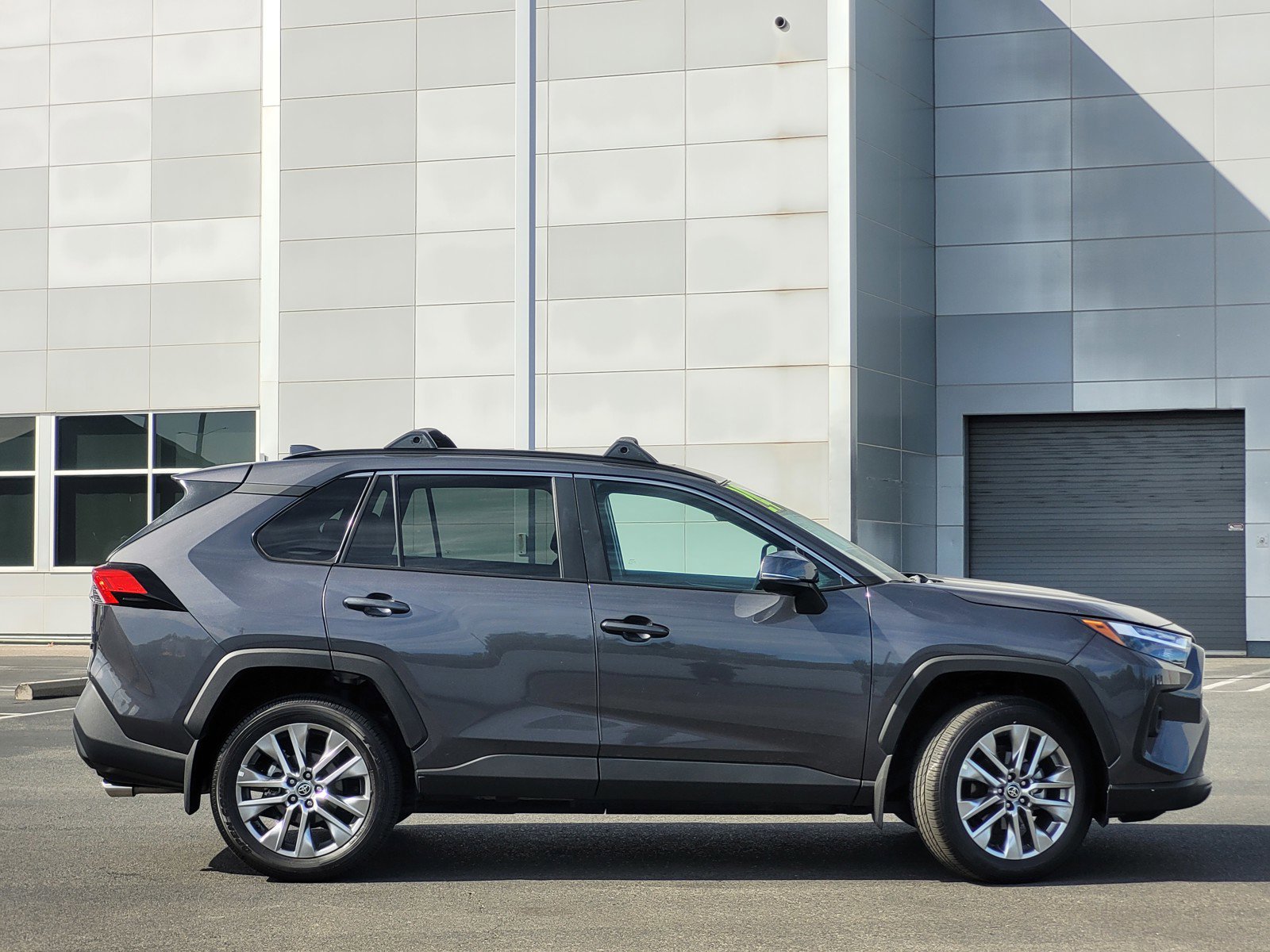 2024 Toyota RAV4 XLE Premium photo 3