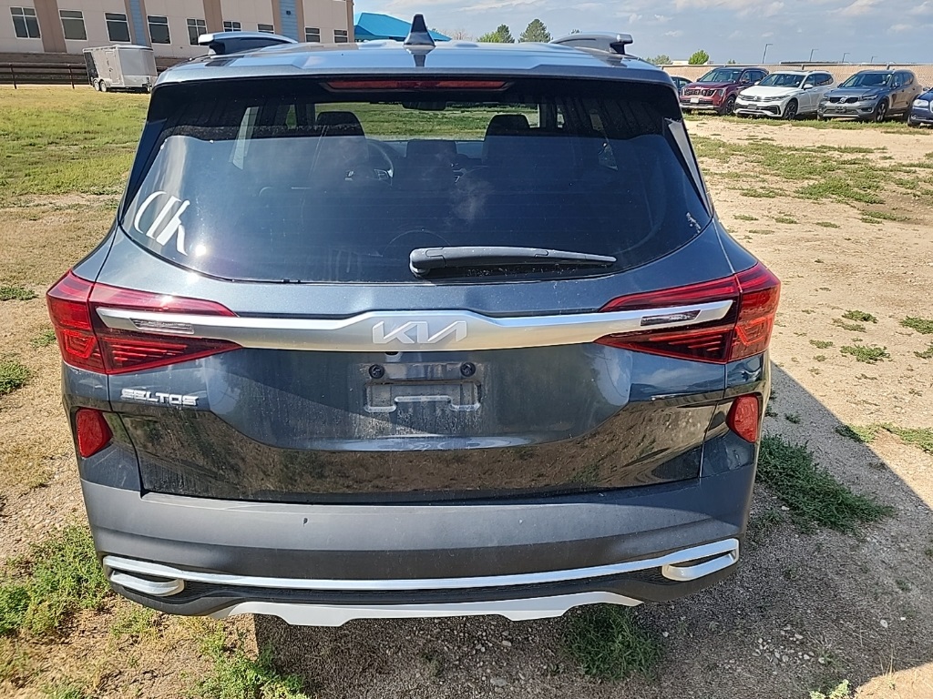 2023 Kia Seltos SX photo 3