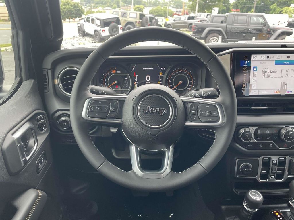 2025 Jeep Wrangler Sahara photo 21