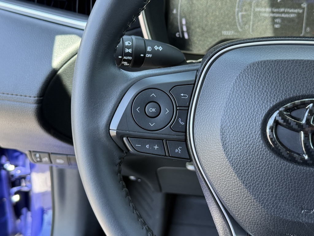 2023 Toyota Corolla Cross XLE photo 24