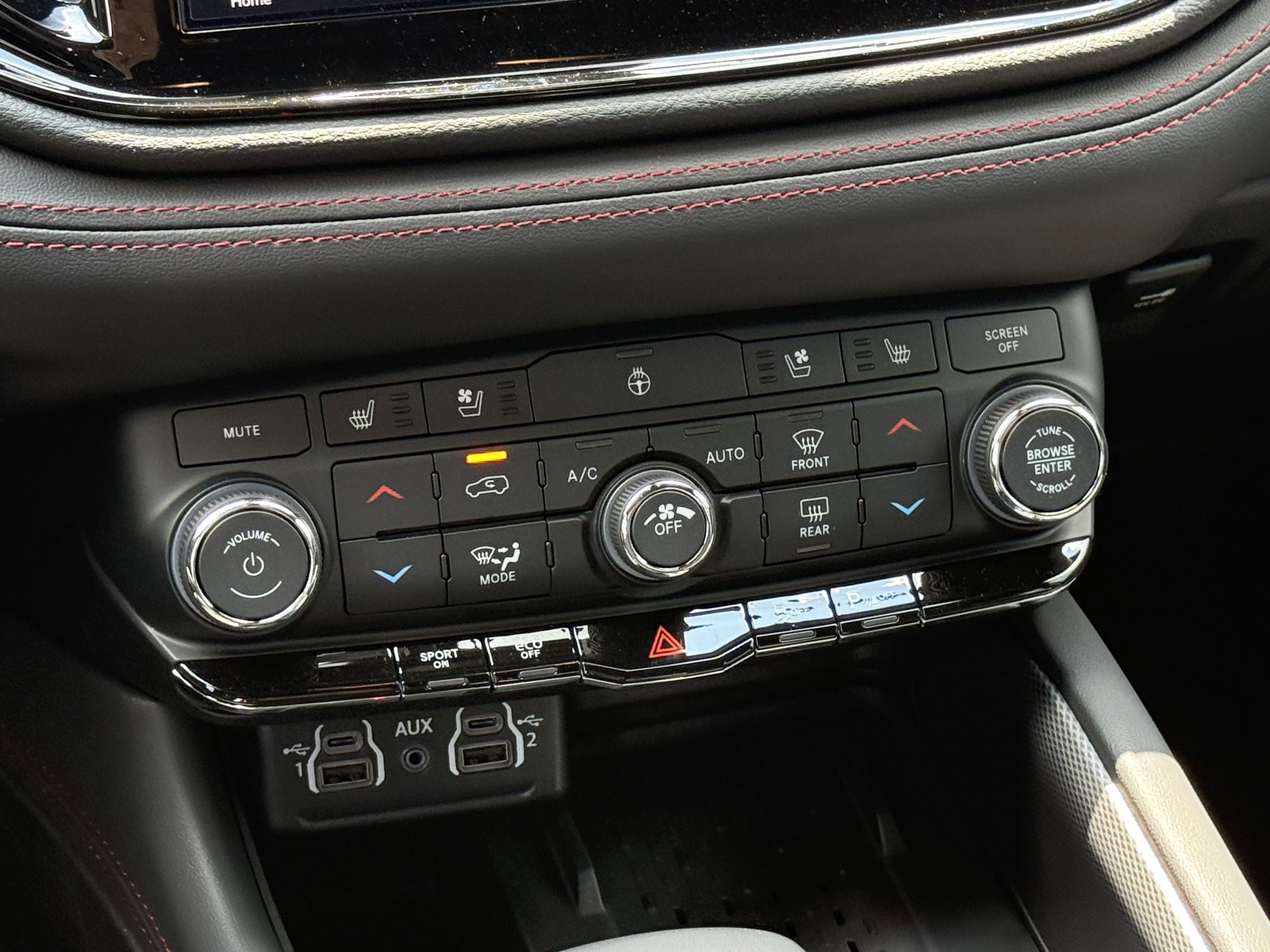 2025 Dodge Durango R/T Plus photo 5