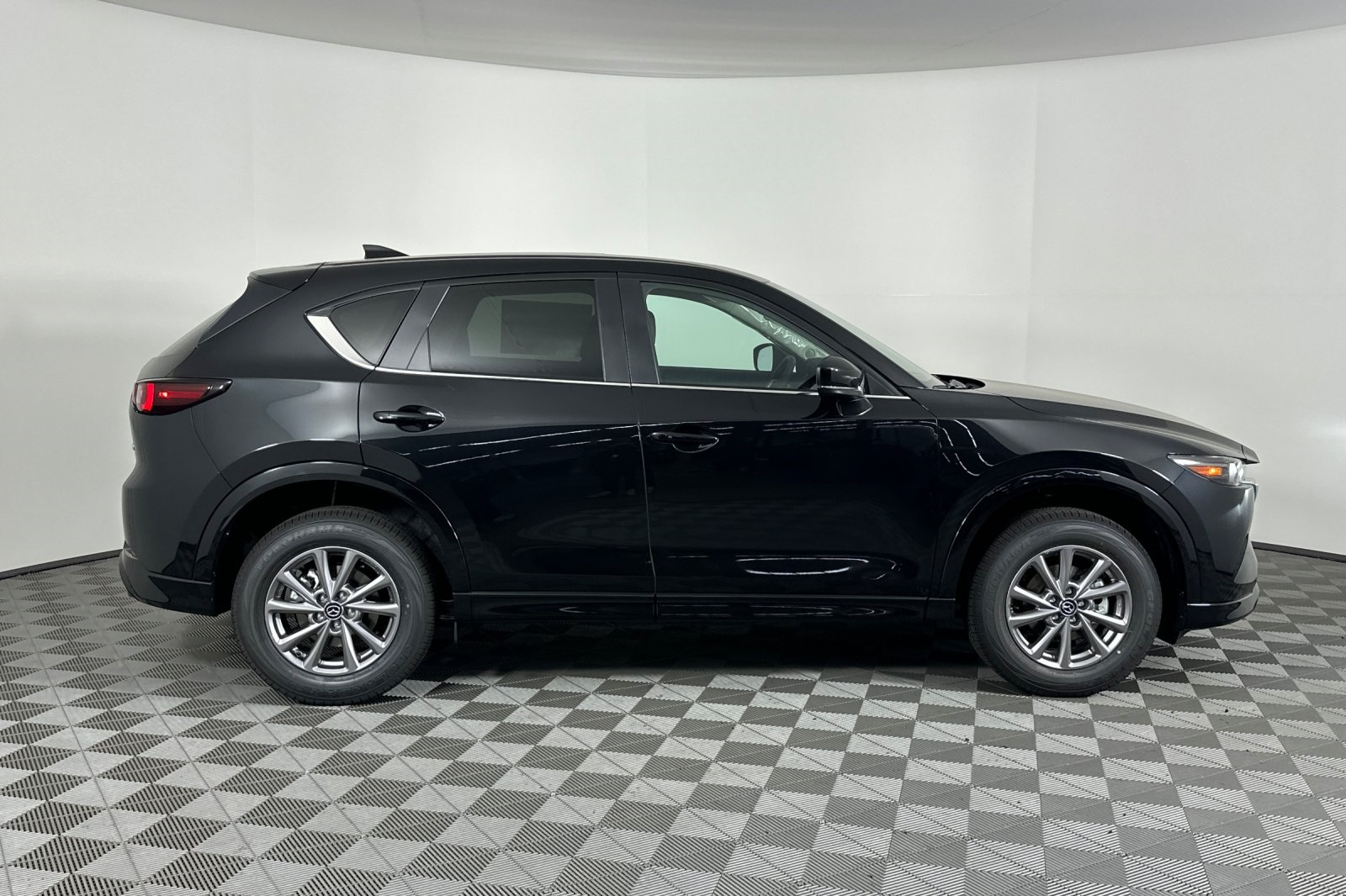 2025 Mazda CX-5 2.5 S Preferred photo 3