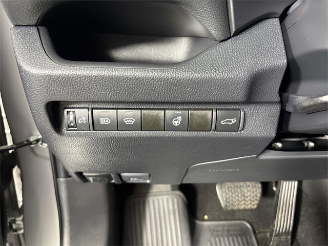2024 Toyota RAV4 XLE photo 14
