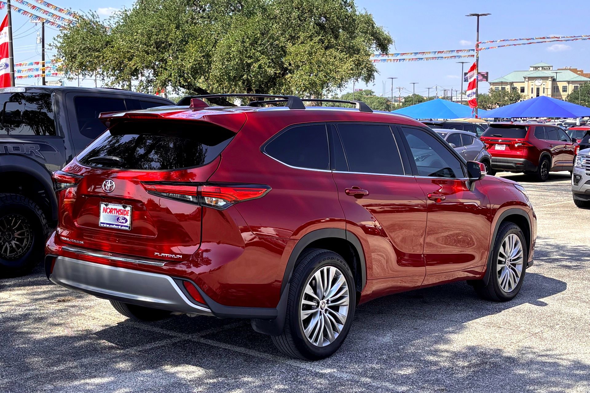 2022 Toyota Highlander Platinum photo 4