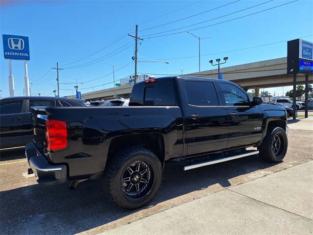 2018 Chevrolet Silverado 1500 LT photo 3