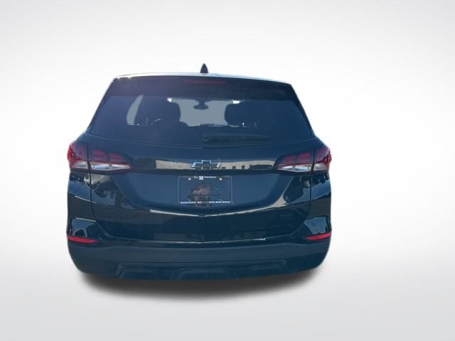 2024 Chevrolet Equinox LS photo 4