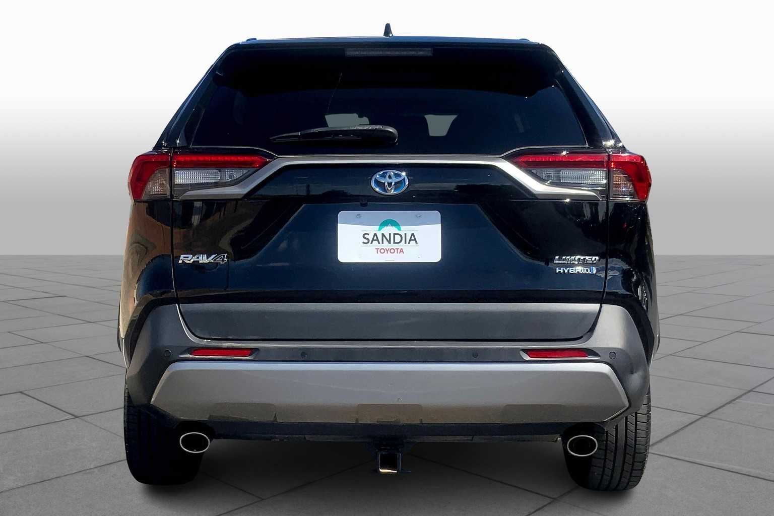 2022 Toyota RAV4 Hybrid Limited photo 4
