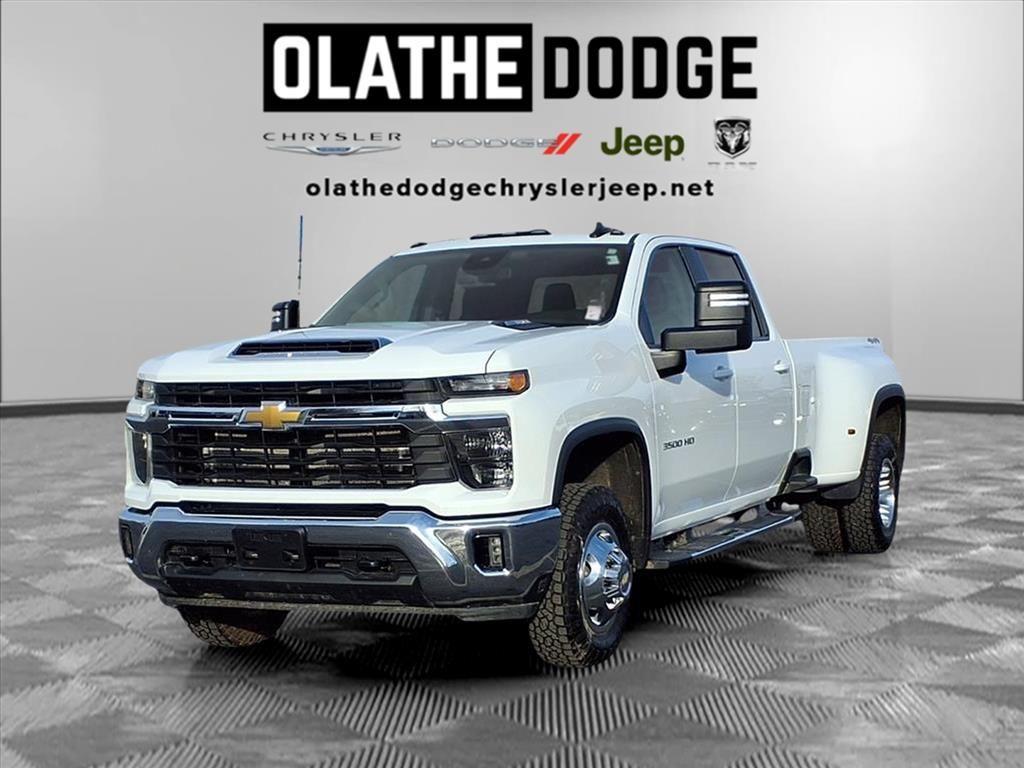 2024 Chevrolet Silverado HD LT's photo
