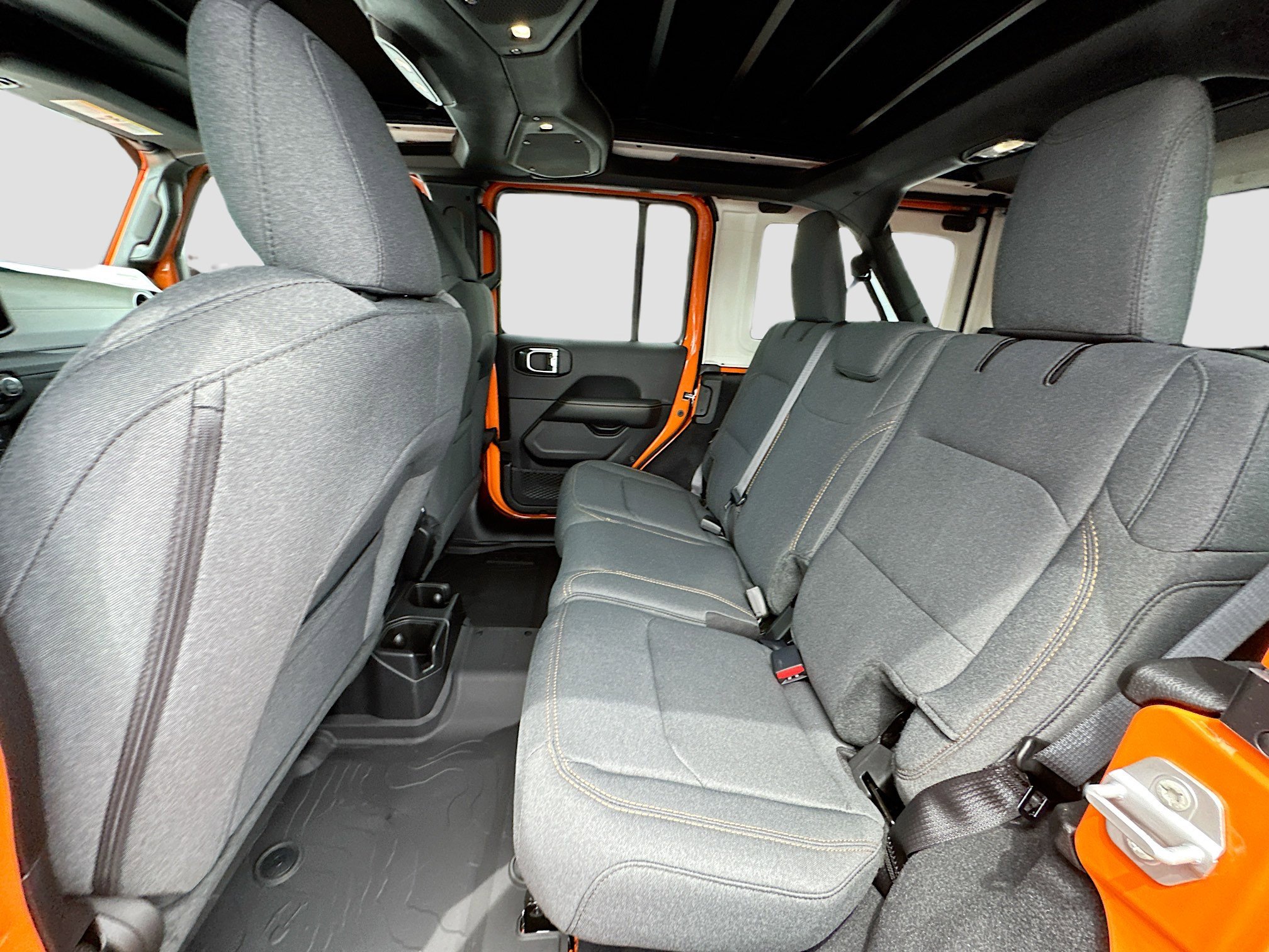 2025 Jeep Wrangler Sahara photo 14