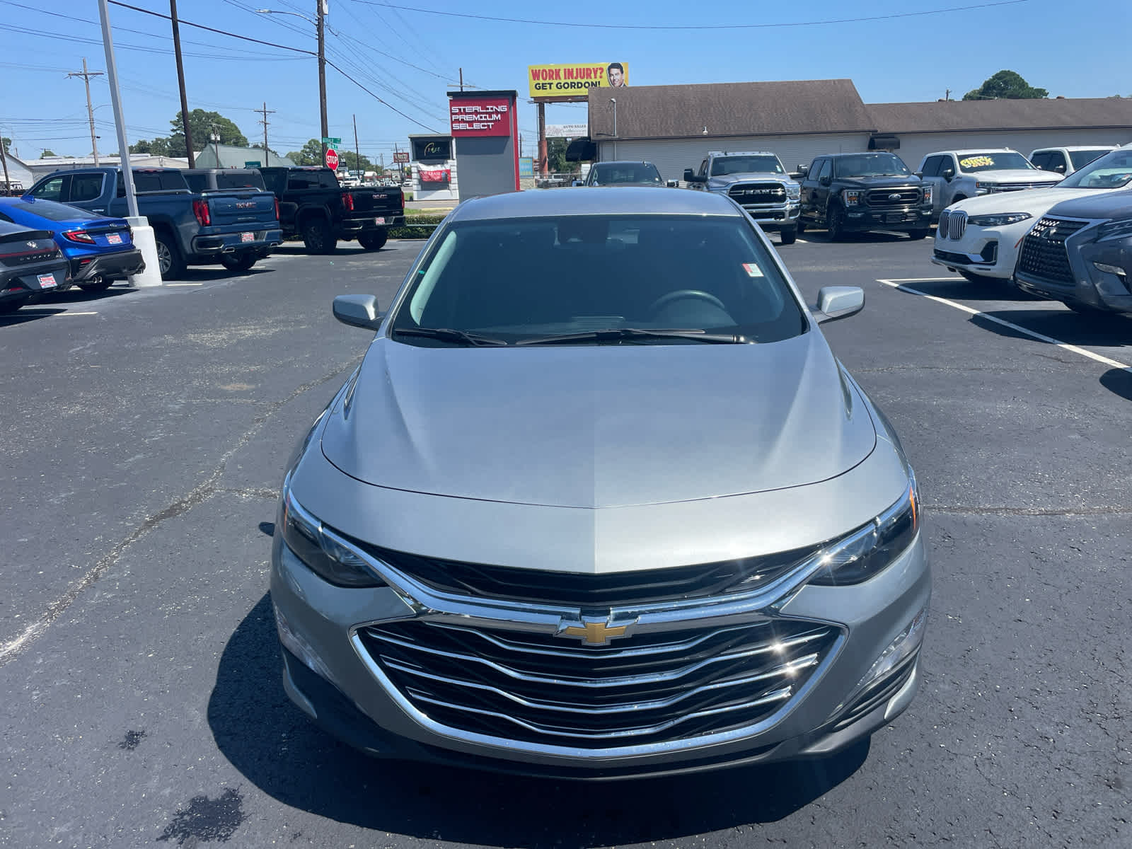 2024 Chevrolet Malibu 1LT photo 2