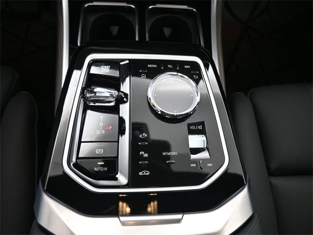 2026 Bmw 750e photo 4