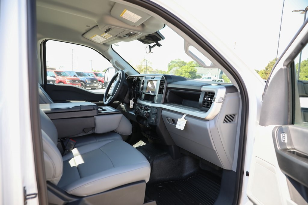 2025 Ford F-250 XL photo 25