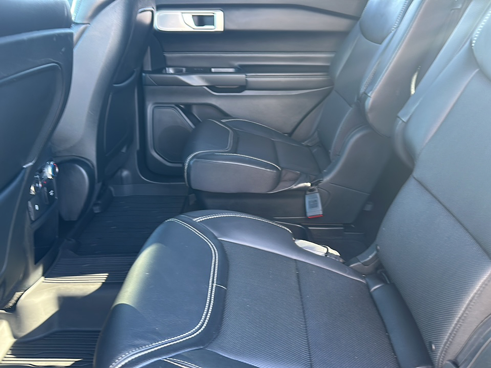 2020 Ford Explorer ST photo 3