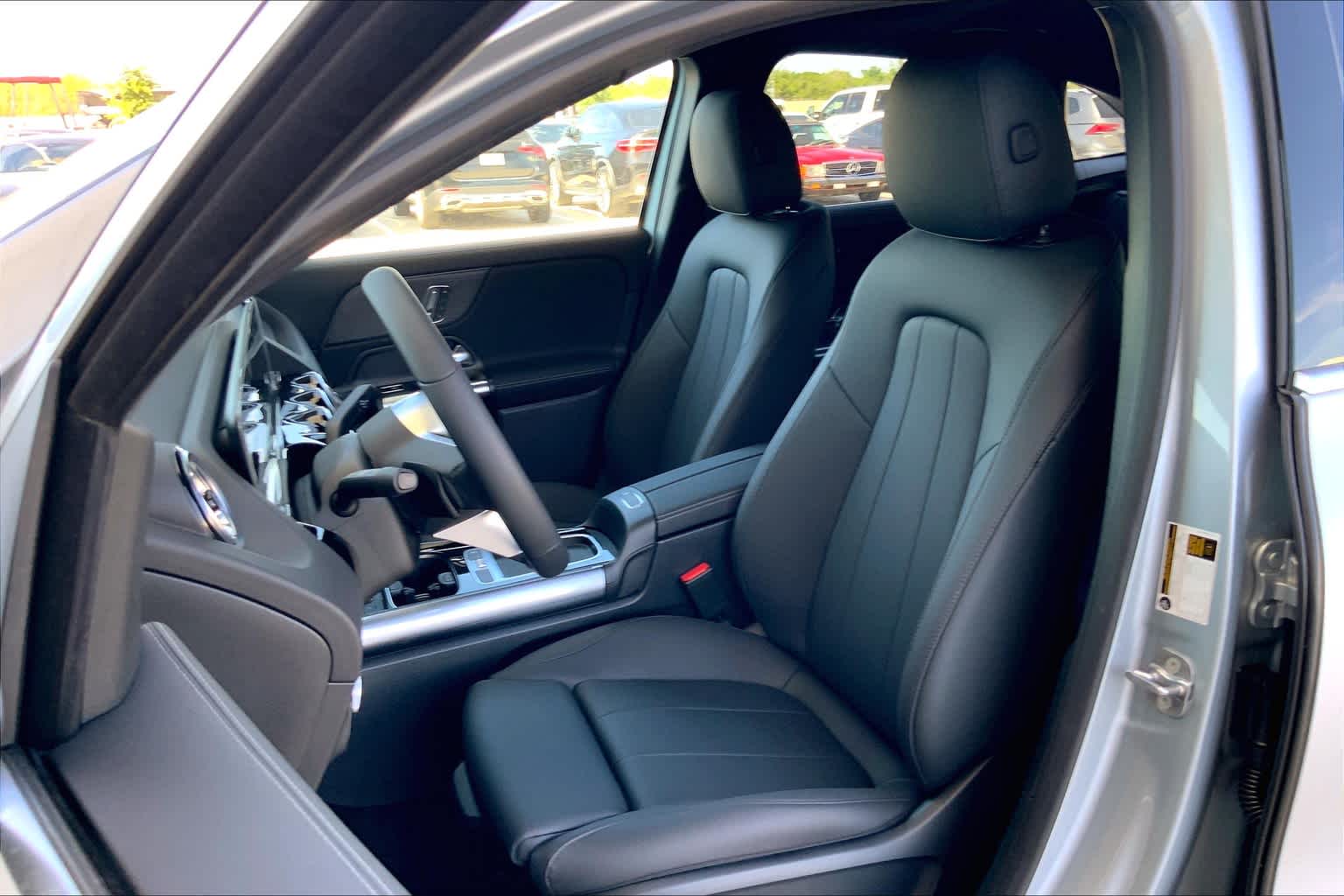 2024 Mercedes Benz GLA 250 photo 9