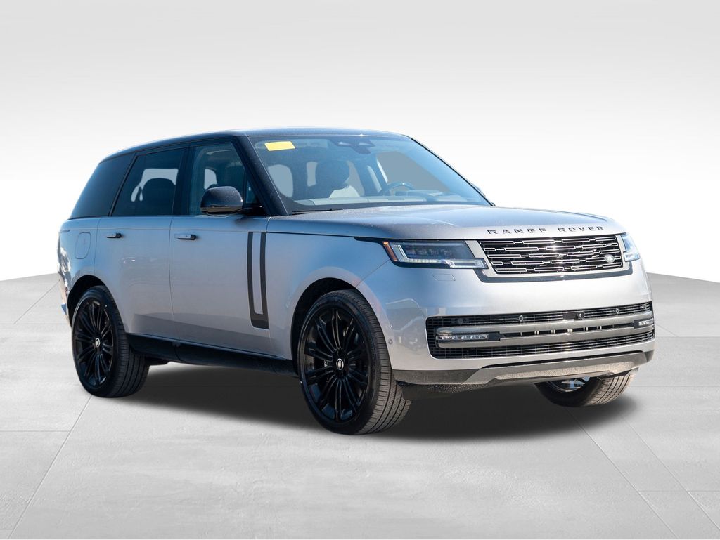 2025 Land Rover Range Rover SE photo 3
