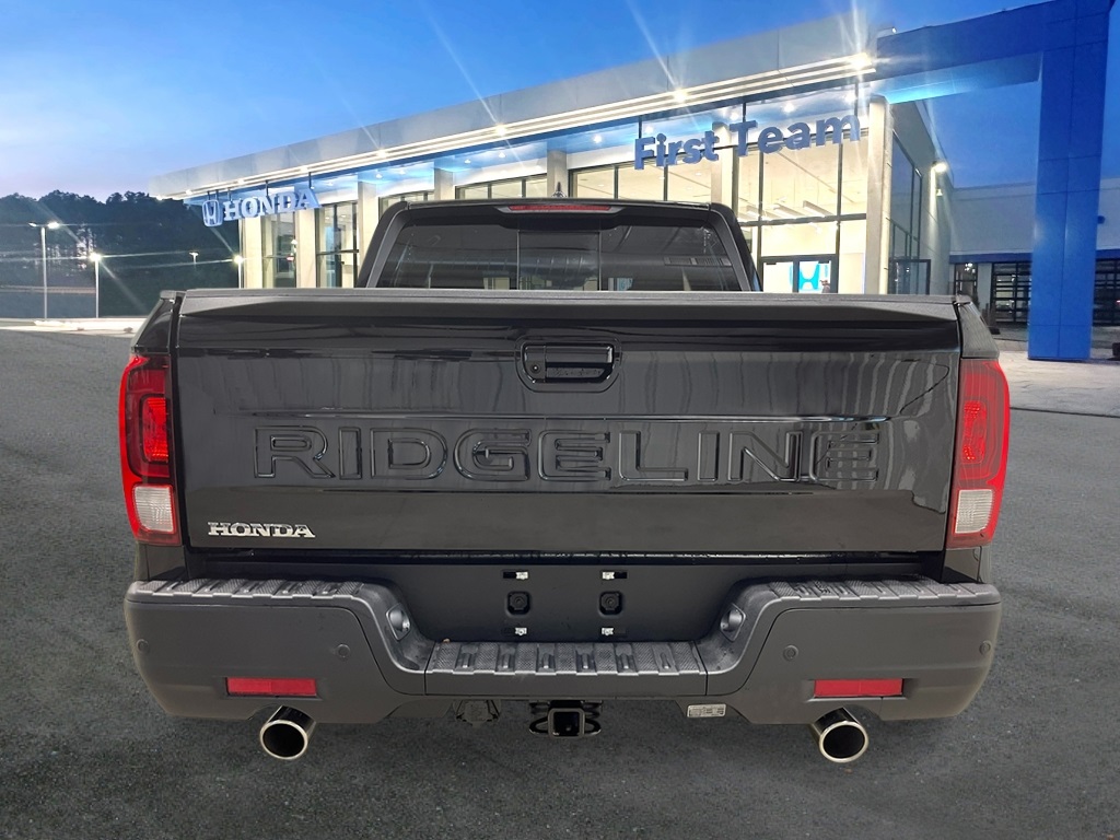 2025 Honda Ridgeline Black Edition photo 4