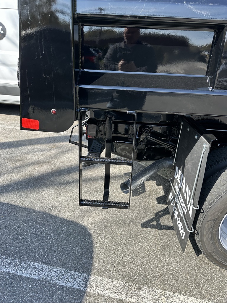 2024 Ford F-550 XL photo 4